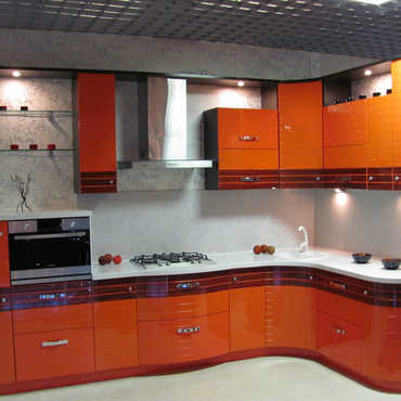 Угловая кухня «Бостон» со стеновой панелью оранжевая