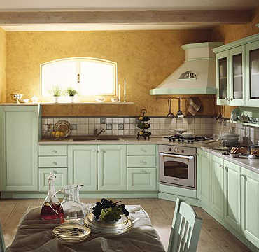 Кухня с угловой вытяжкой «София» в эмали мятного цвета